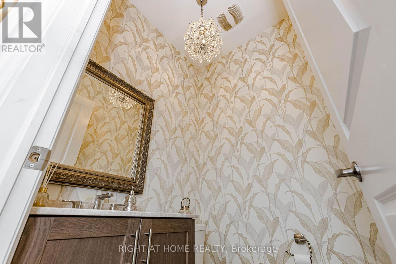 54 Threshing Mill Boulevard, Oakville, Ontario  L6H 0V6 - Photo 27 - W13543254