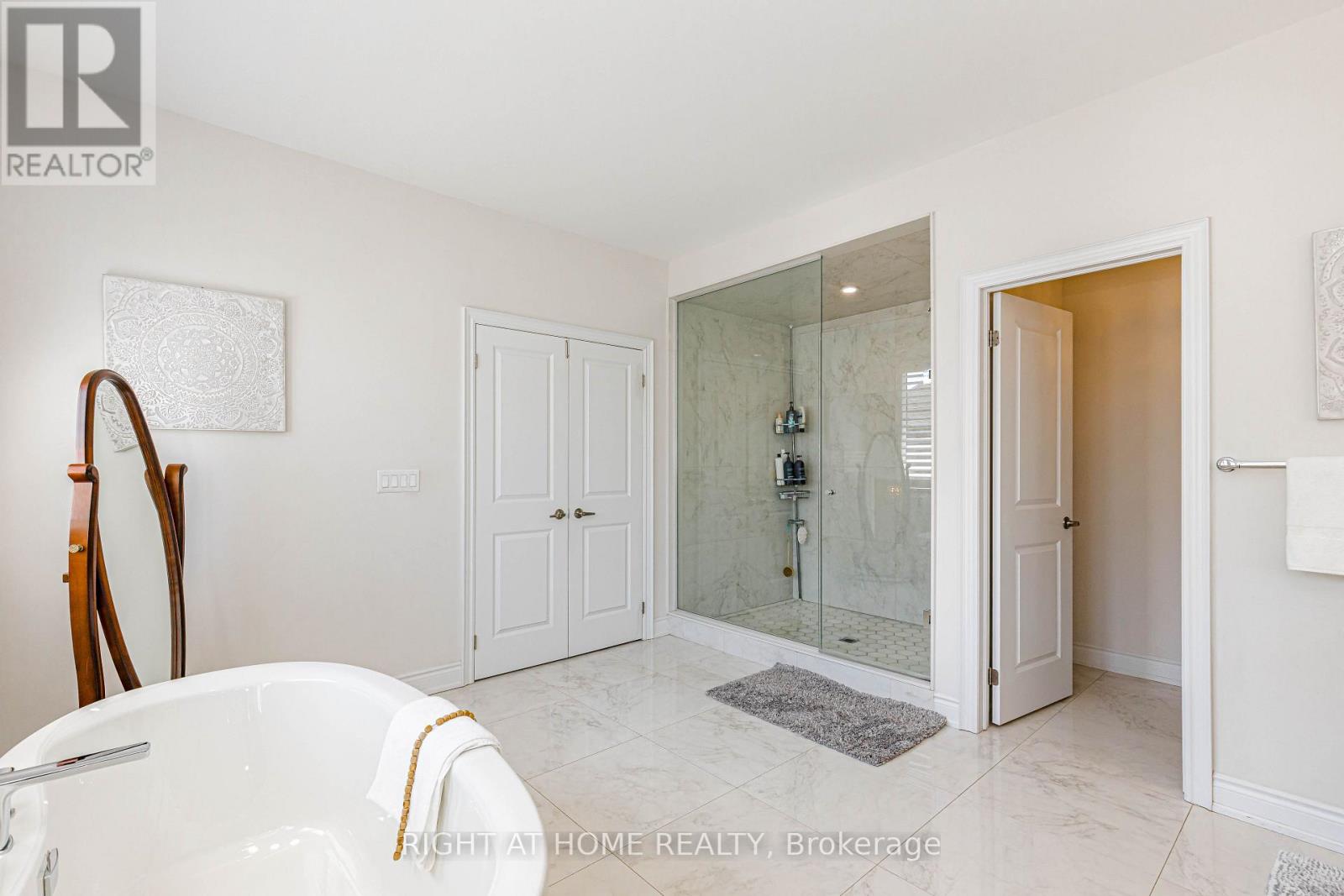 54 Threshing Mill Boulevard, Oakville, Ontario  L6H 0V6 - Photo 34 - W13543254