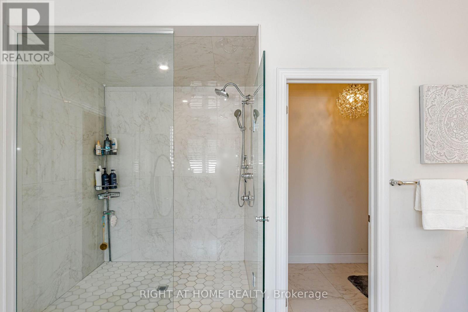 54 Threshing Mill Boulevard, Oakville, Ontario  L6H 0V6 - Photo 35 - W13543254
