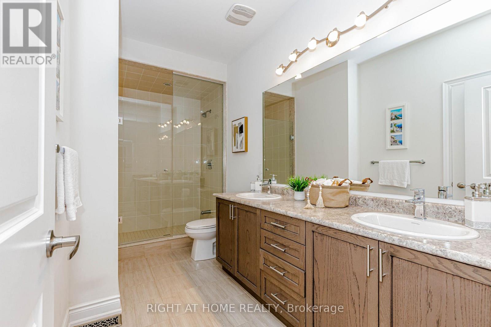 54 Threshing Mill Boulevard, Oakville, Ontario  L6H 0V6 - Photo 40 - W13543254