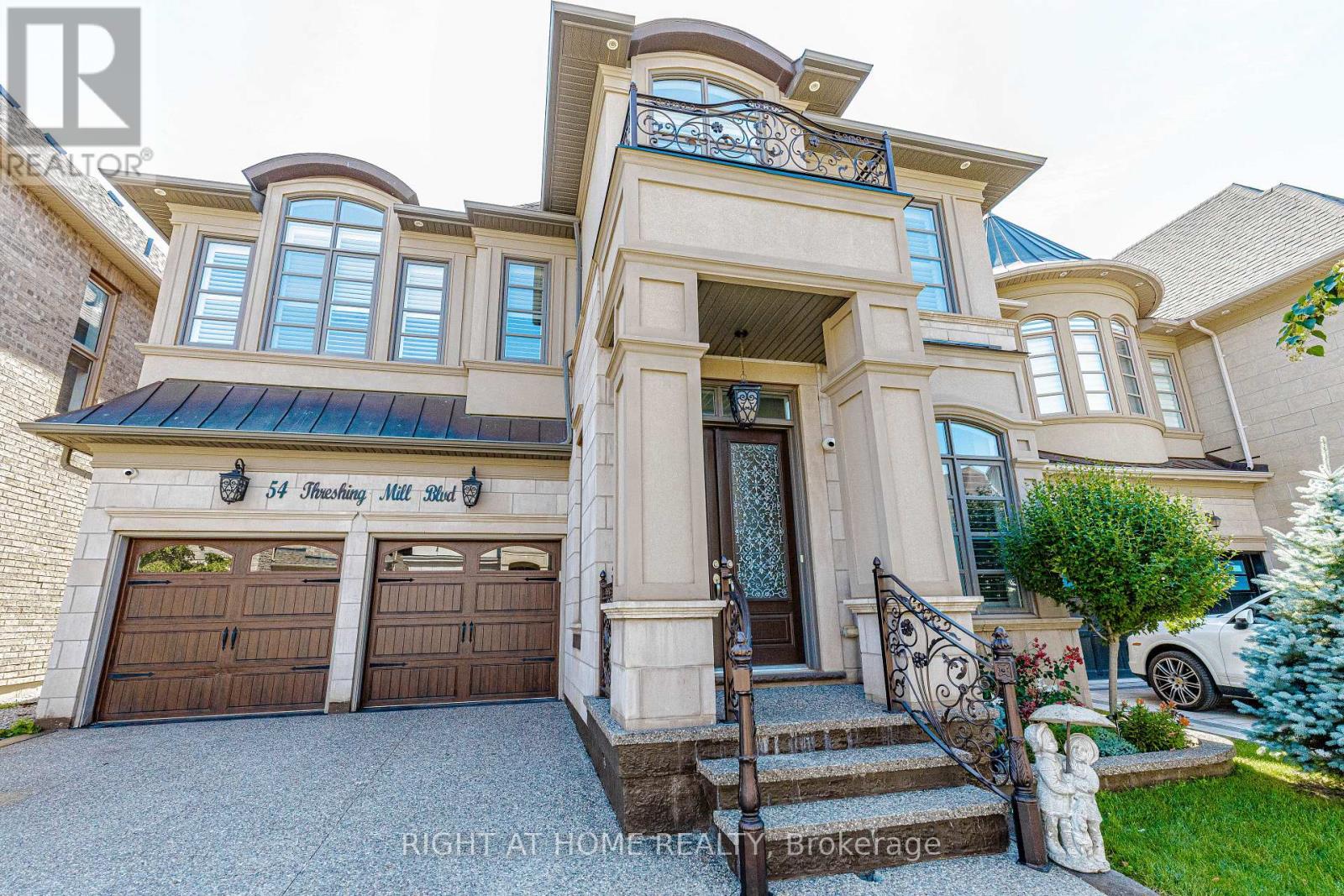 54 Threshing Mill Boulevard, Oakville, Ontario  L6H 0V6 - Photo 5 - W13543254