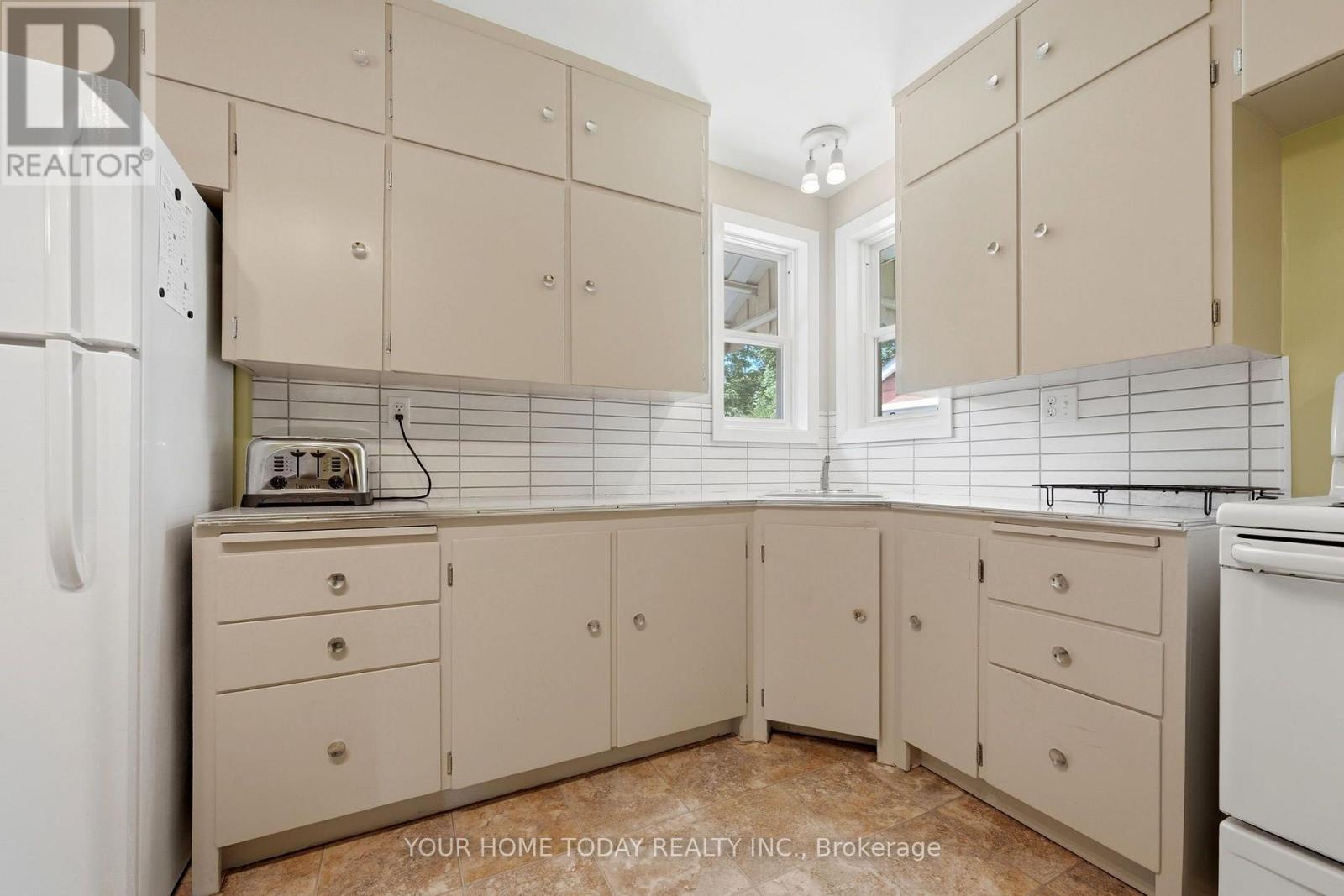 32 Dayfoot Drive, Halton Hills, Ontario  L7G 2L1 - Photo 10 - W13543276
