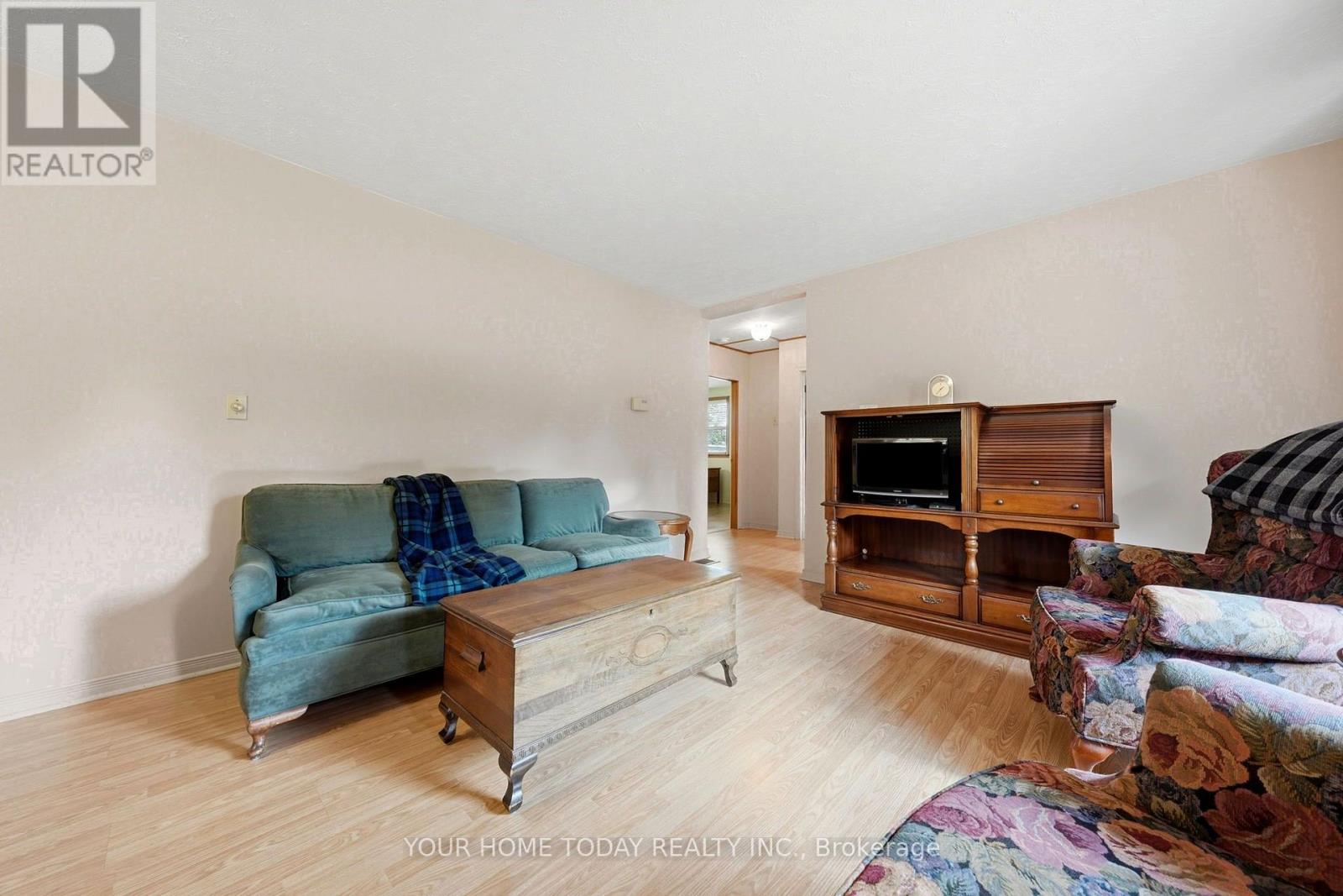 32 Dayfoot Drive, Halton Hills, Ontario  L7G 2L1 - Photo 5 - W13543276