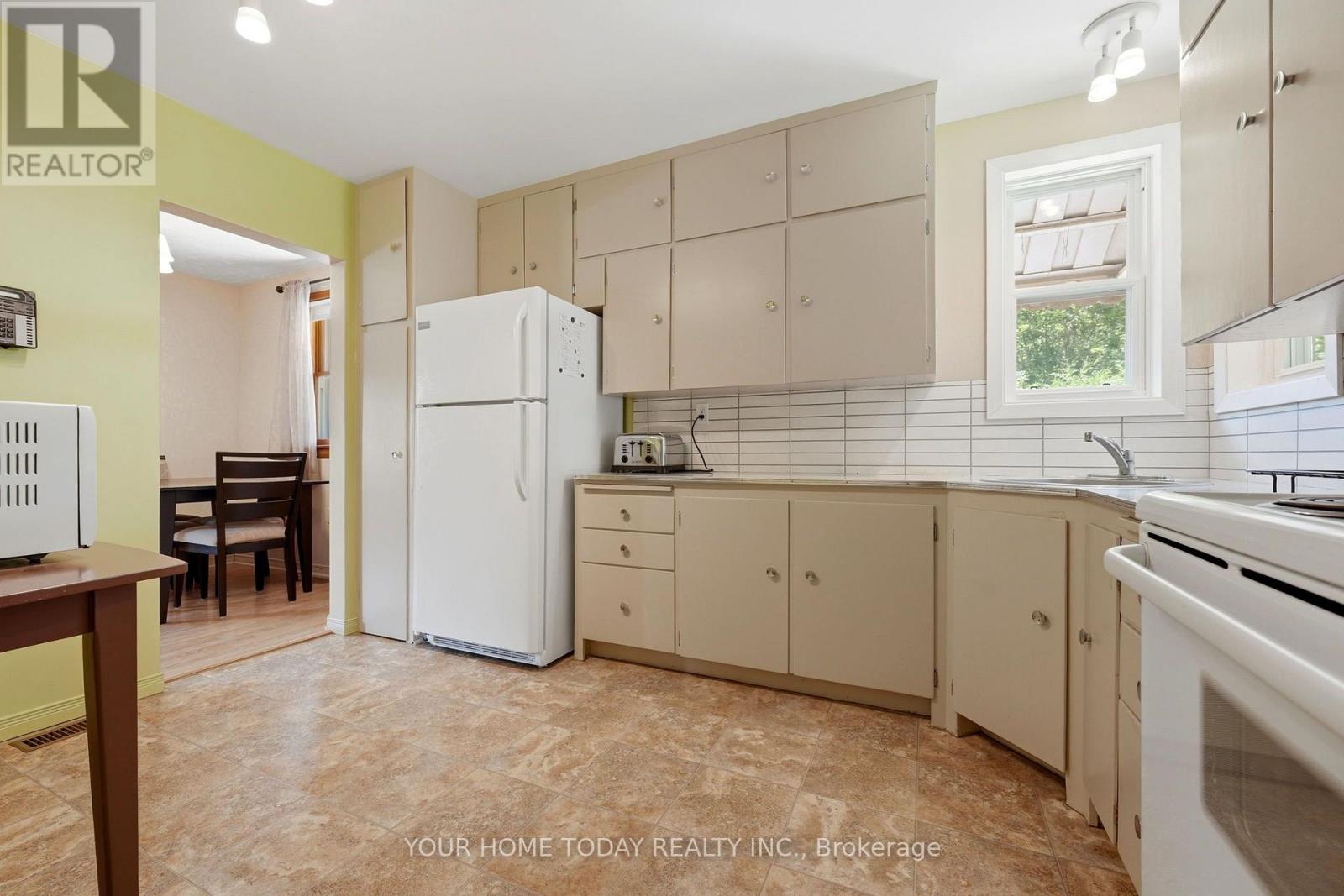 32 Dayfoot Drive, Halton Hills, Ontario  L7G 2L1 - Photo 8 - W13543276