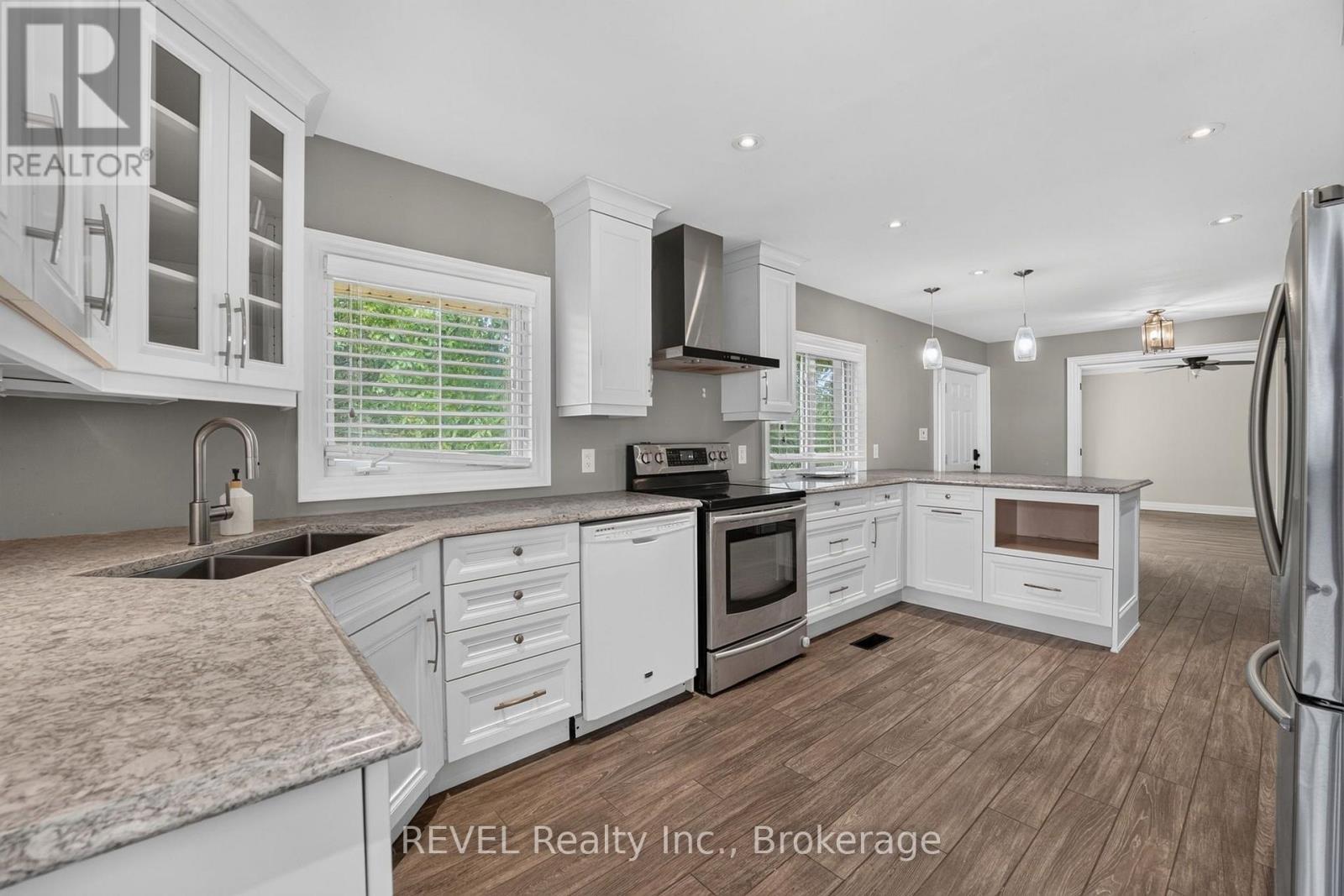 1249 Four Mile Creek Road, Niagara-On-The-Lake, Ontario  L0S 1J0 - Photo 10 - X13542392