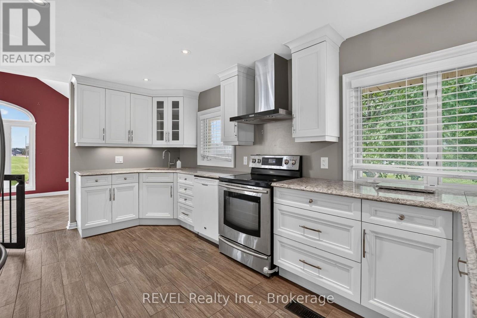 1249 Four Mile Creek Road, Niagara-On-The-Lake, Ontario  L0S 1J0 - Photo 12 - X13542392
