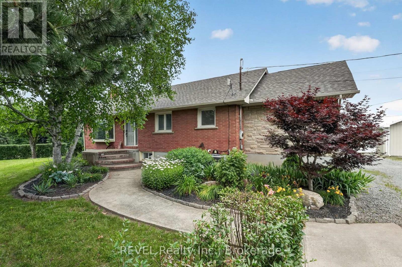 1249 Four Mile Creek Road, Niagara-On-The-Lake, Ontario  L0S 1J0 - Photo 2 - X13542392