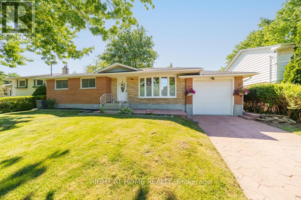 7 Wallis Avenue, West Lincoln, Ontario L0R 2A0 - Photo 2 - X13542884