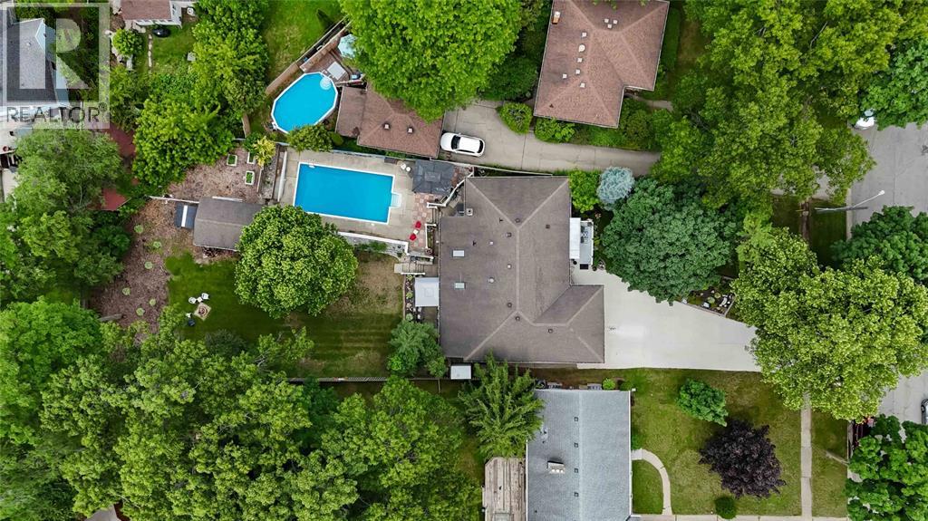 1225 Cartier Court, Sarnia photo 4