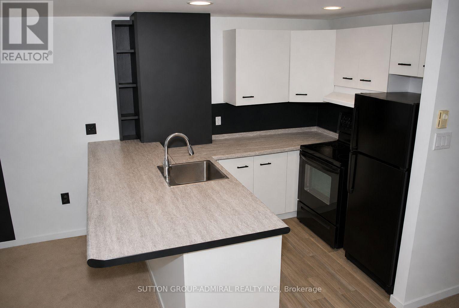 Upper - 177 Logan Avenue, Toronto, Ontario  M4M 2N2 - Photo 12 - E13502634