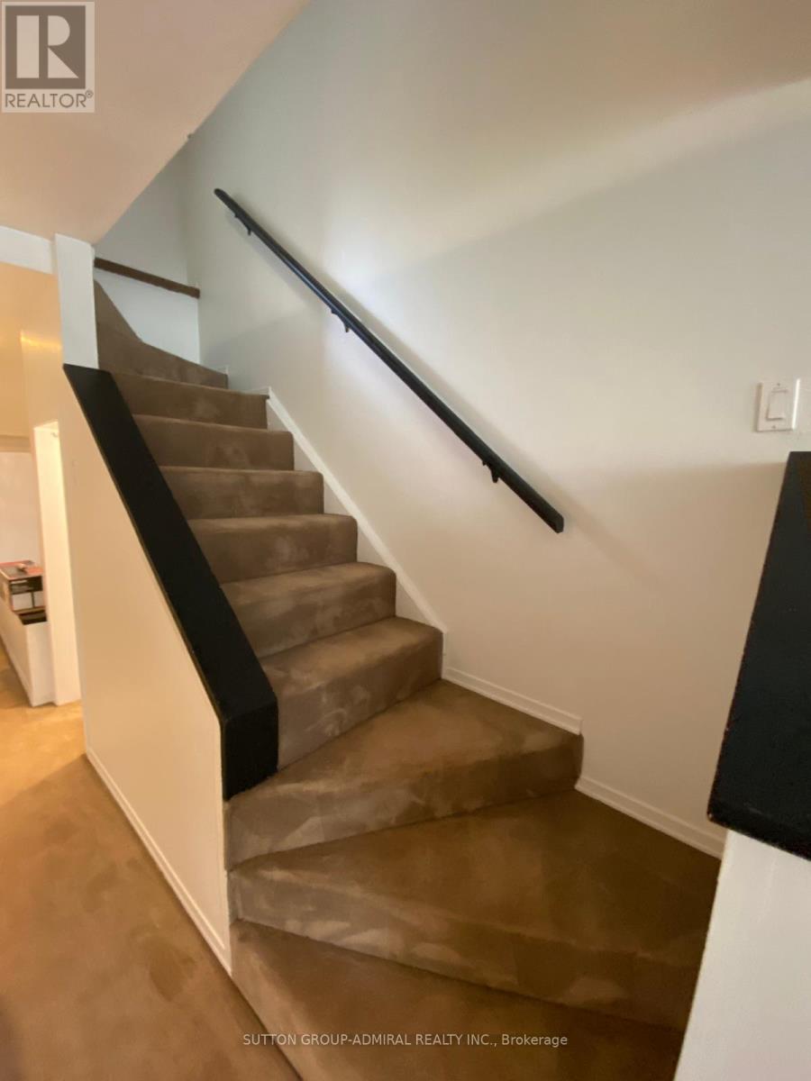 Upper - 177 Logan Avenue, Toronto, Ontario  M4M 2N2 - Photo 14 - E13502634