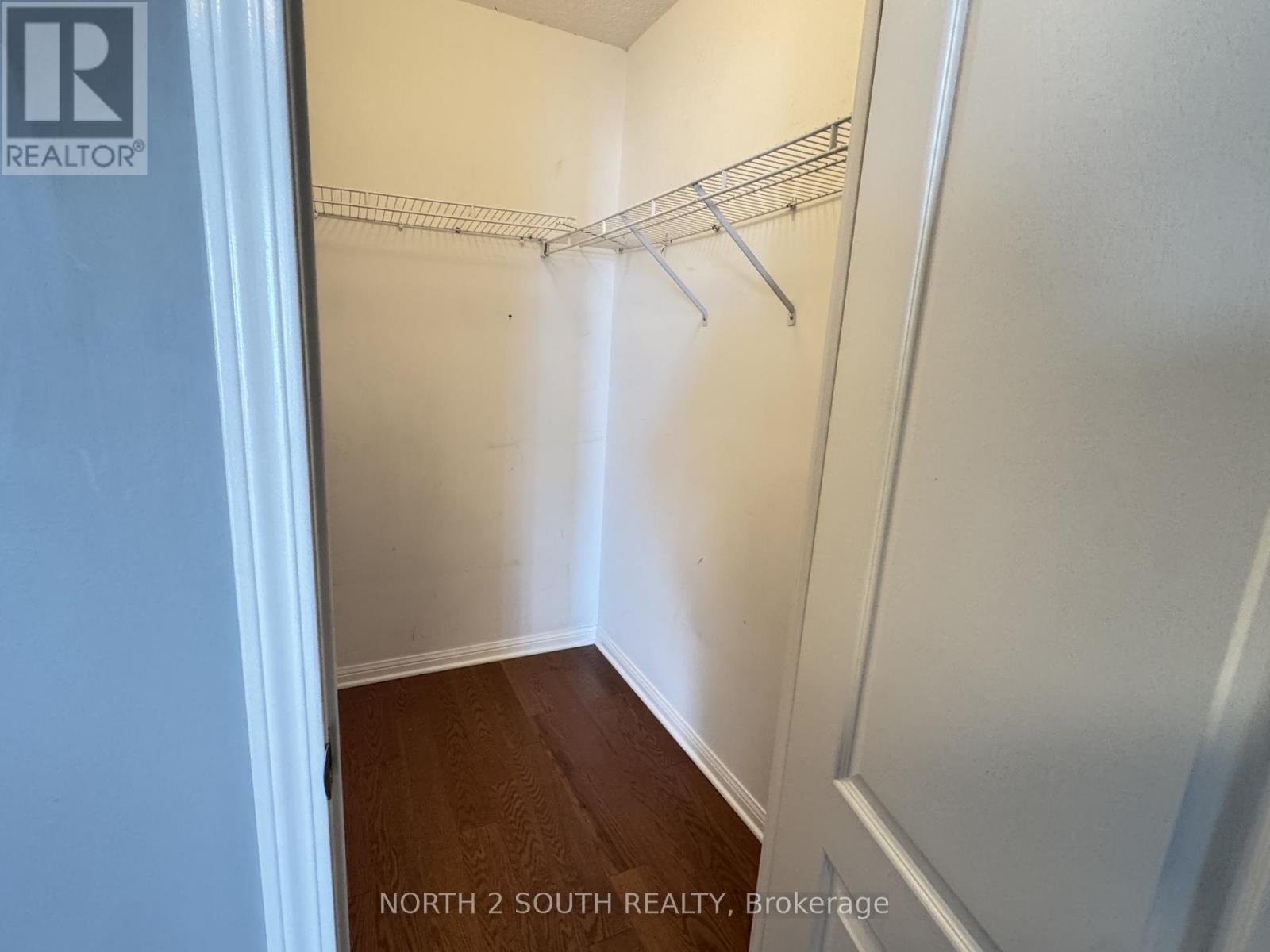 1002 - 1150 Parkwest Place, Mississauga, Ontario  L5E 3K4 - Photo 10 - W13058406