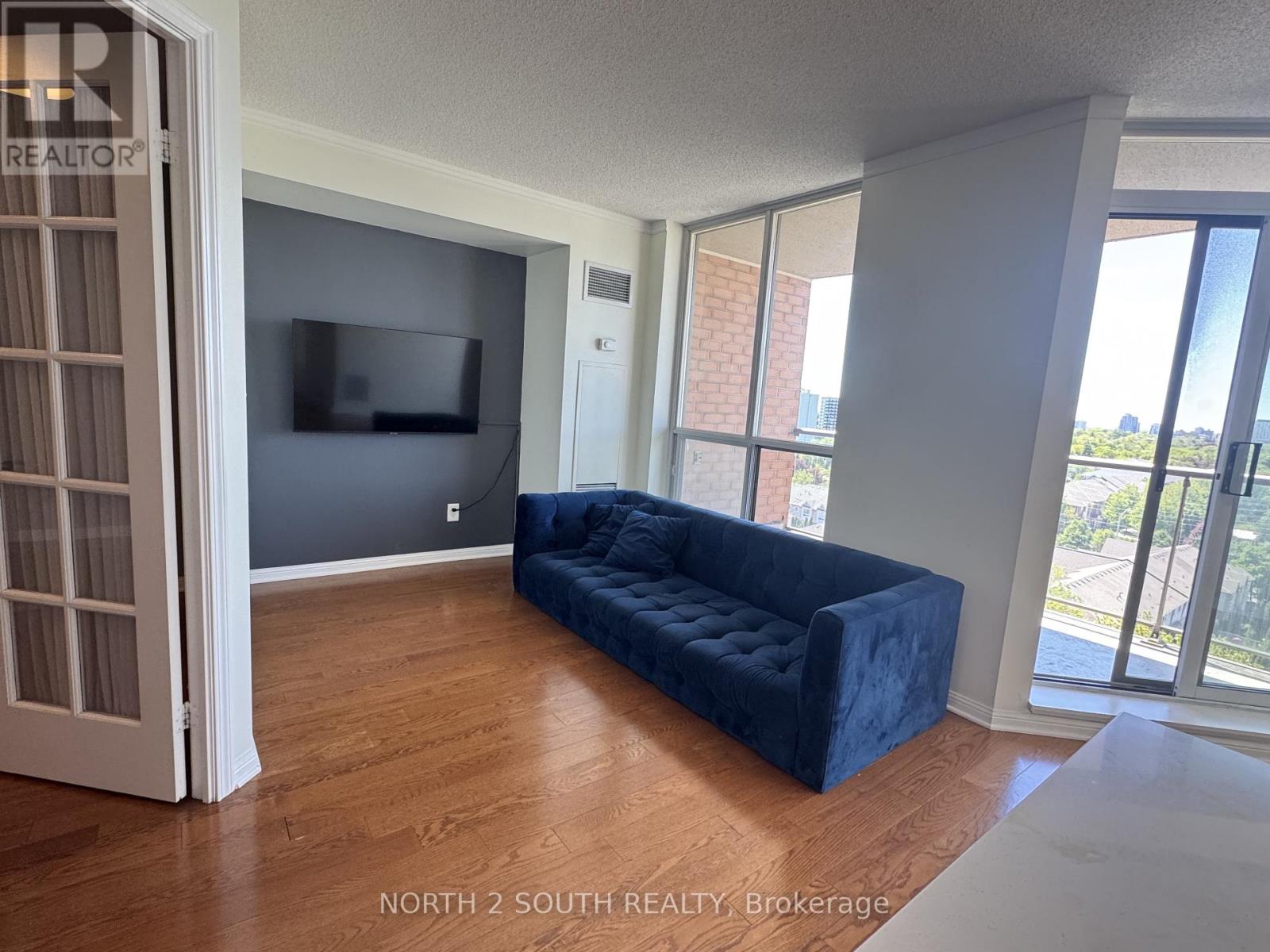 1002 - 1150 Parkwest Place, Mississauga, Ontario  L5E 3K4 - Photo 4 - W13058406