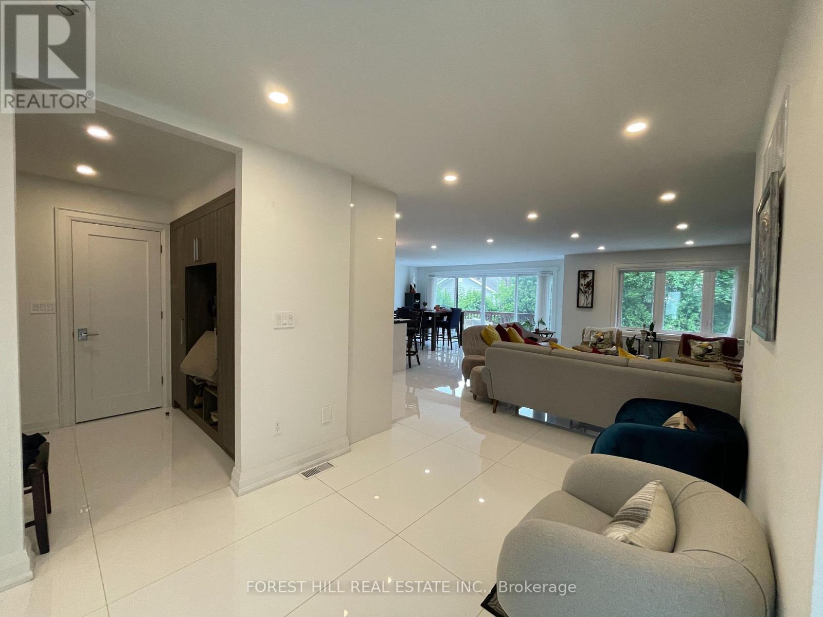 24 Academy Road, Toronto, Ontario  M9N 3K2 - Photo 8 - W13543198