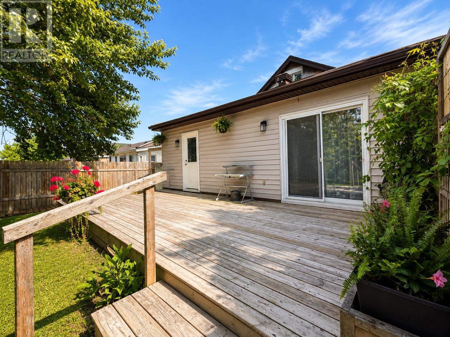32 Champlain St, Sault Ste. Marie, Ontario  P6B 3T7 - Photo 4 - SM261708