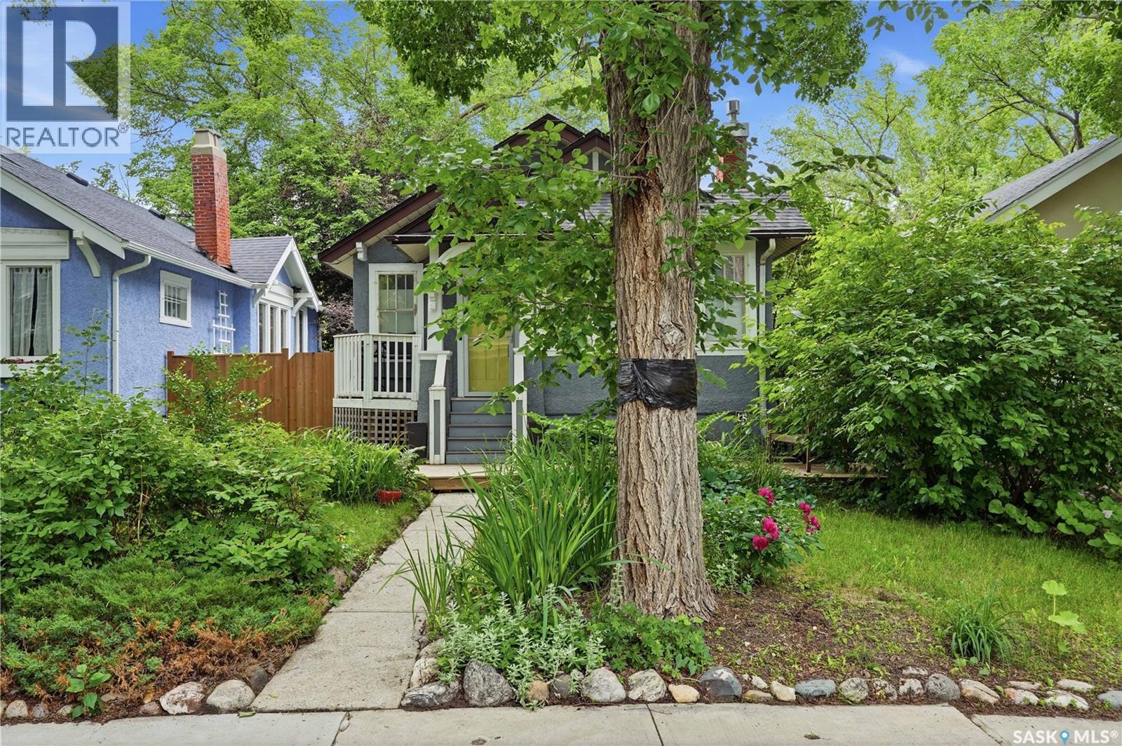 2221 Montague Street, Regina, Saskatchewan  S4T 3K2 - Photo 2 - SK042061