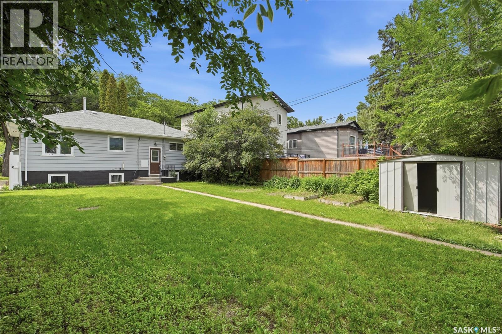 1318 B Avenue N, Saskatoon, Saskatchewan  S7L 1G5 - Photo 29 - SK042031