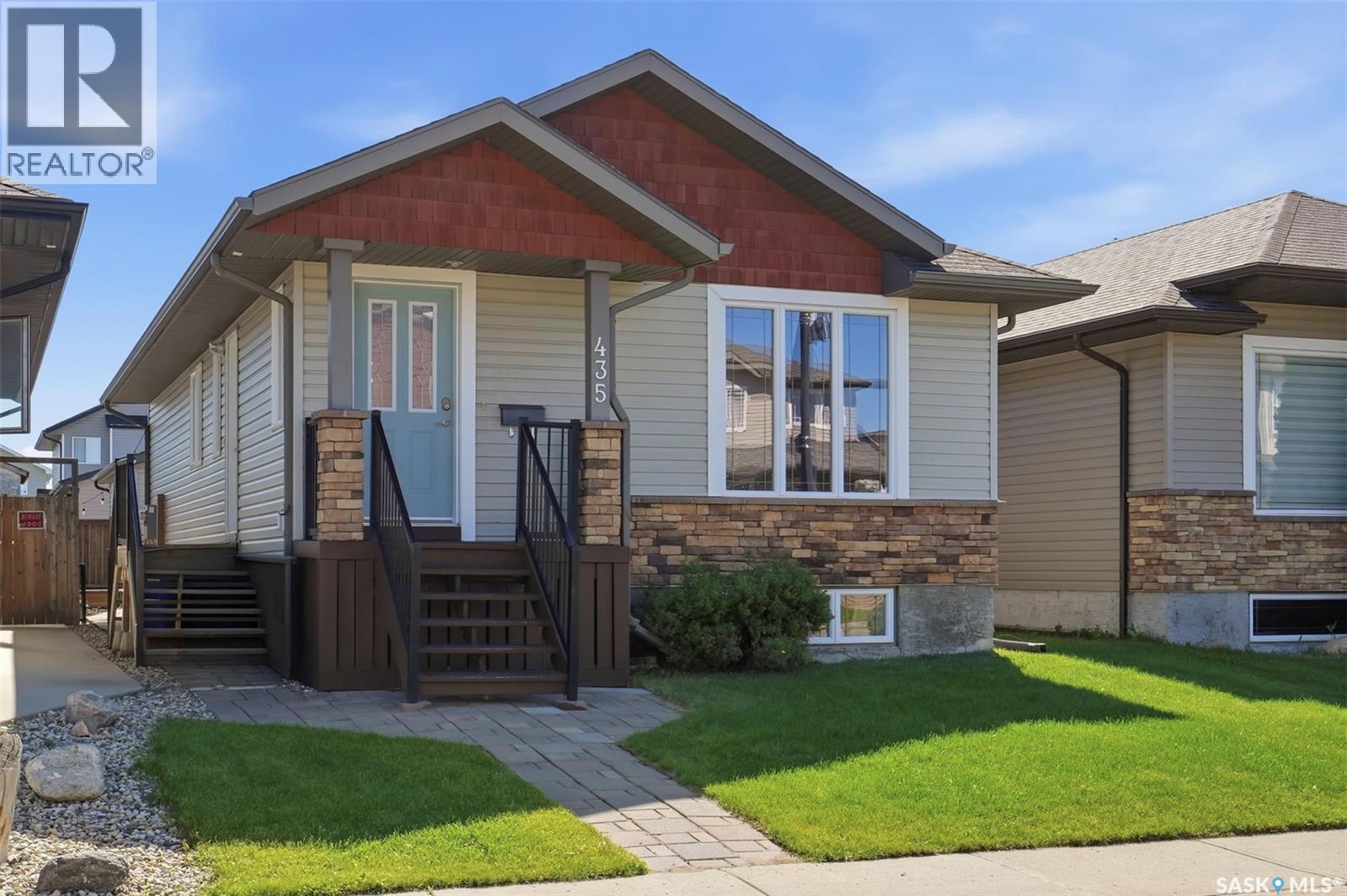 435 Coad Manor, Saskatoon, Saskatchewan  S7R 0C6 - Photo 2 - SK041896