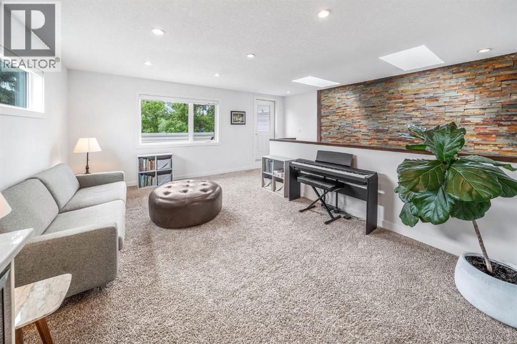 1734 37 Avenue Sw, Calgary, Alberta  T2T 2H3 - Photo 33 - A2316973