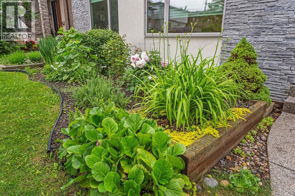 1734 37 Avenue Sw, Calgary, Alberta  T2T 2H3 - Photo 2 - A2316973