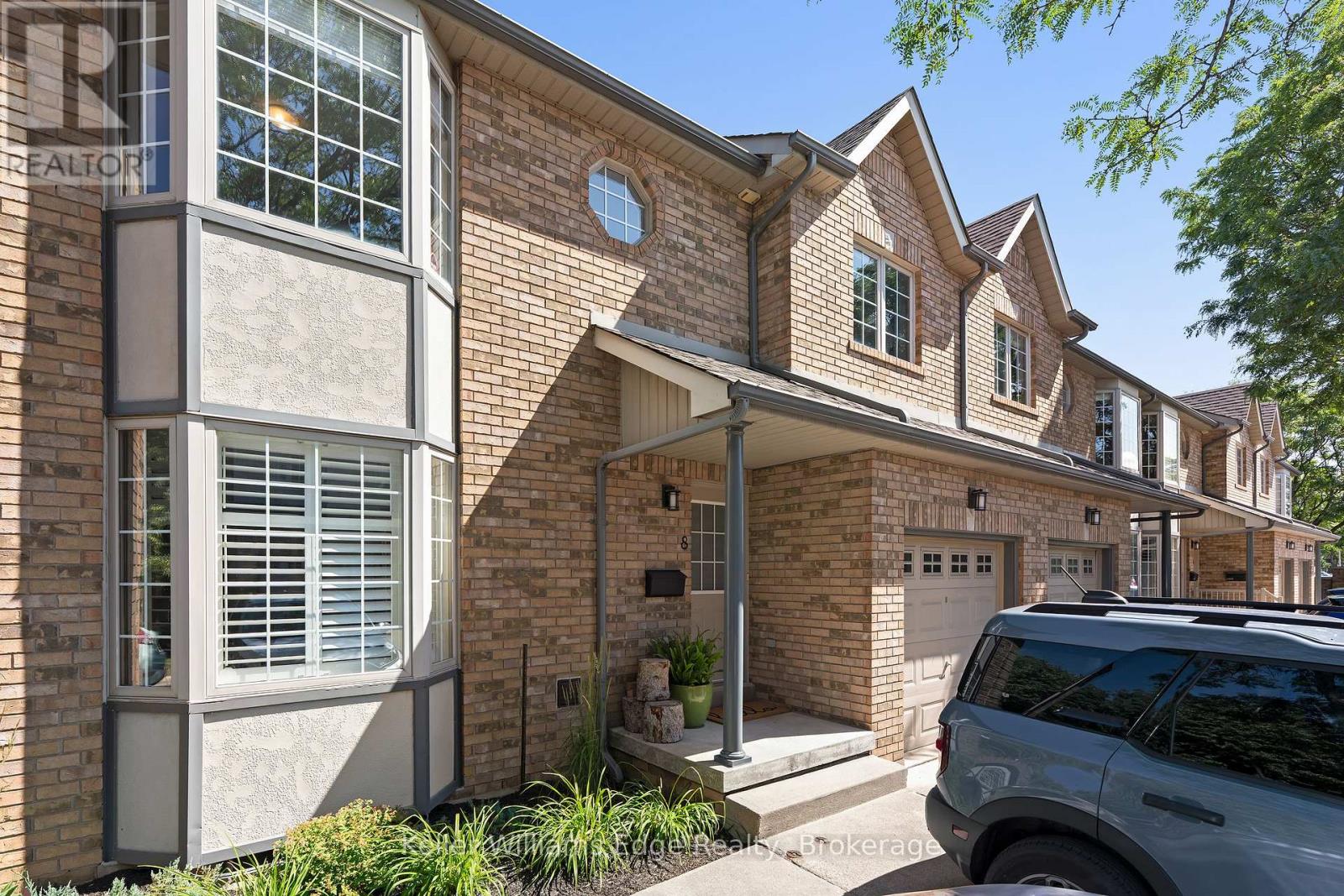 8 - 705 CUMBERLAND AVENUE, Burlington (Roseland)