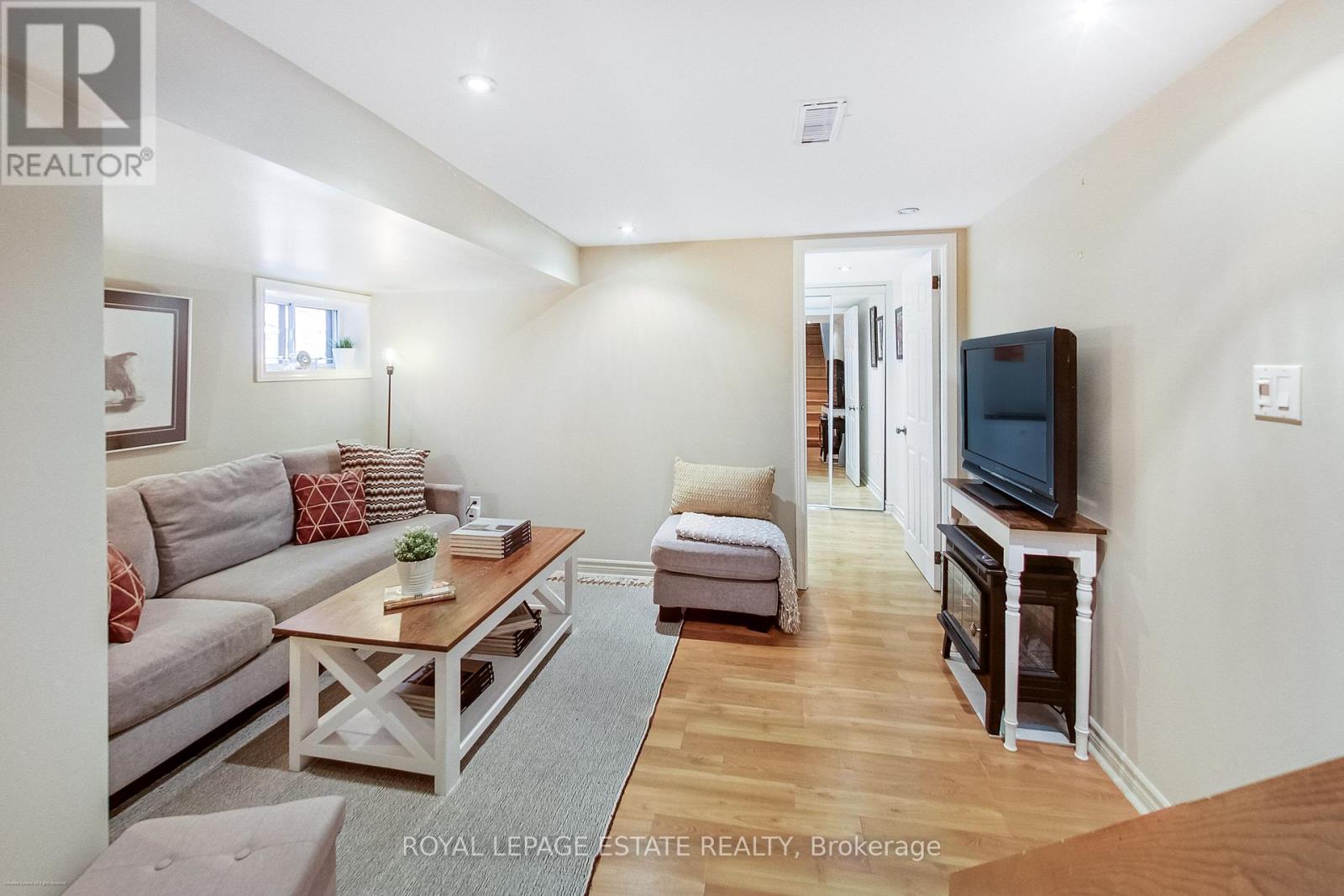 Bsmt - 4 Linton Avenue, Toronto, Ontario  M1N 1W6 - Photo 1 - E13541506