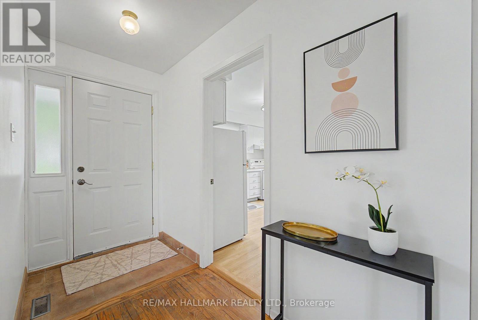 10 Cockburn Drive, Toronto, Ontario  M1C 2T2 - Photo 4 - E13543304
