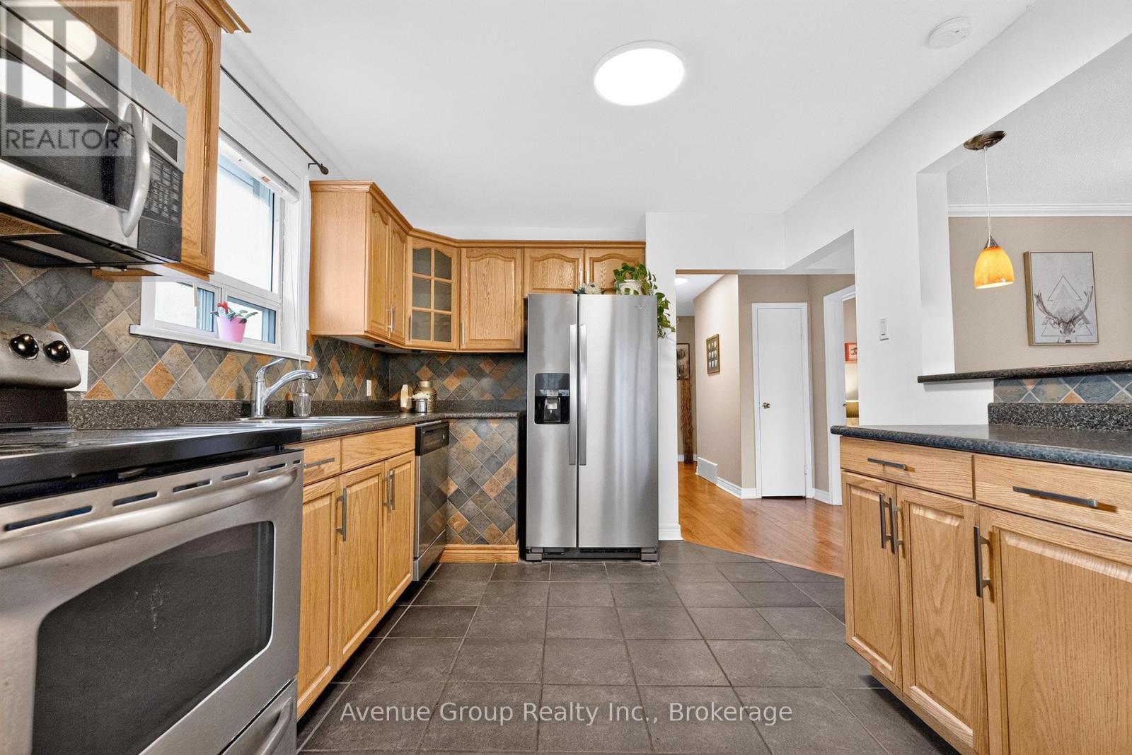 141 Budea Crescent, Toronto, Ontario M1R 4W2 - Photo 5 - E13543370