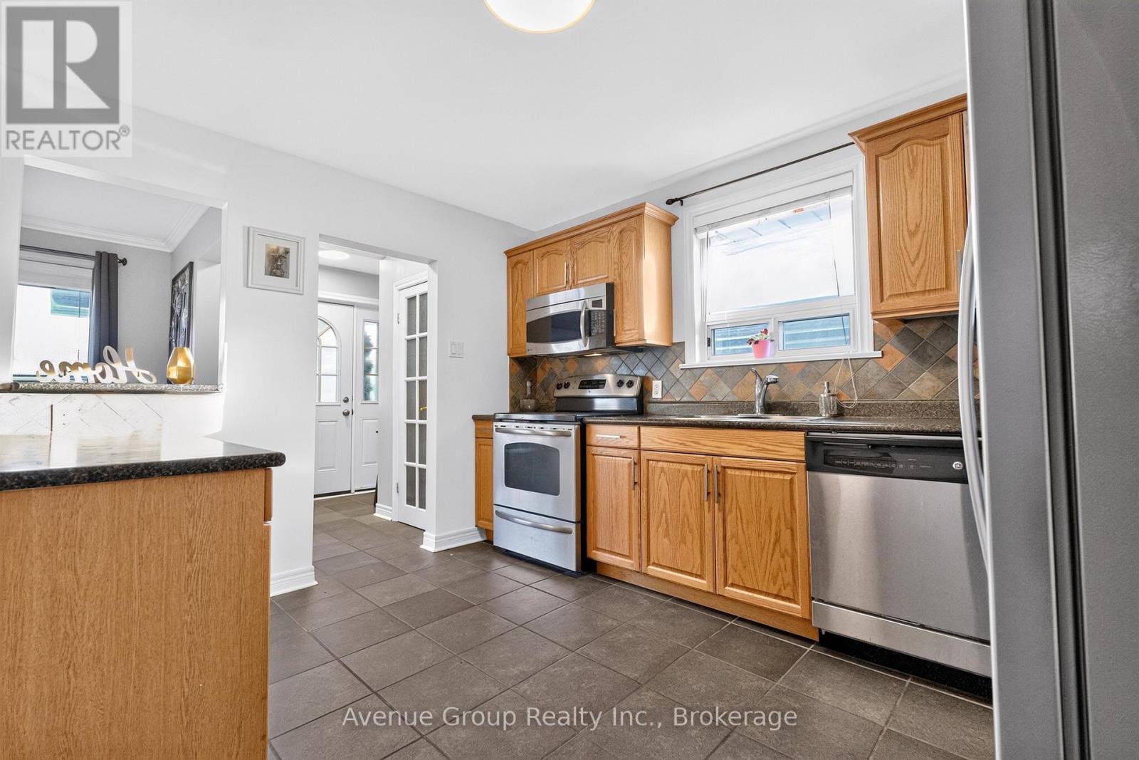 141 Budea Crescent, Toronto, Ontario M1R 4W2 - Photo 7 - E13543370
