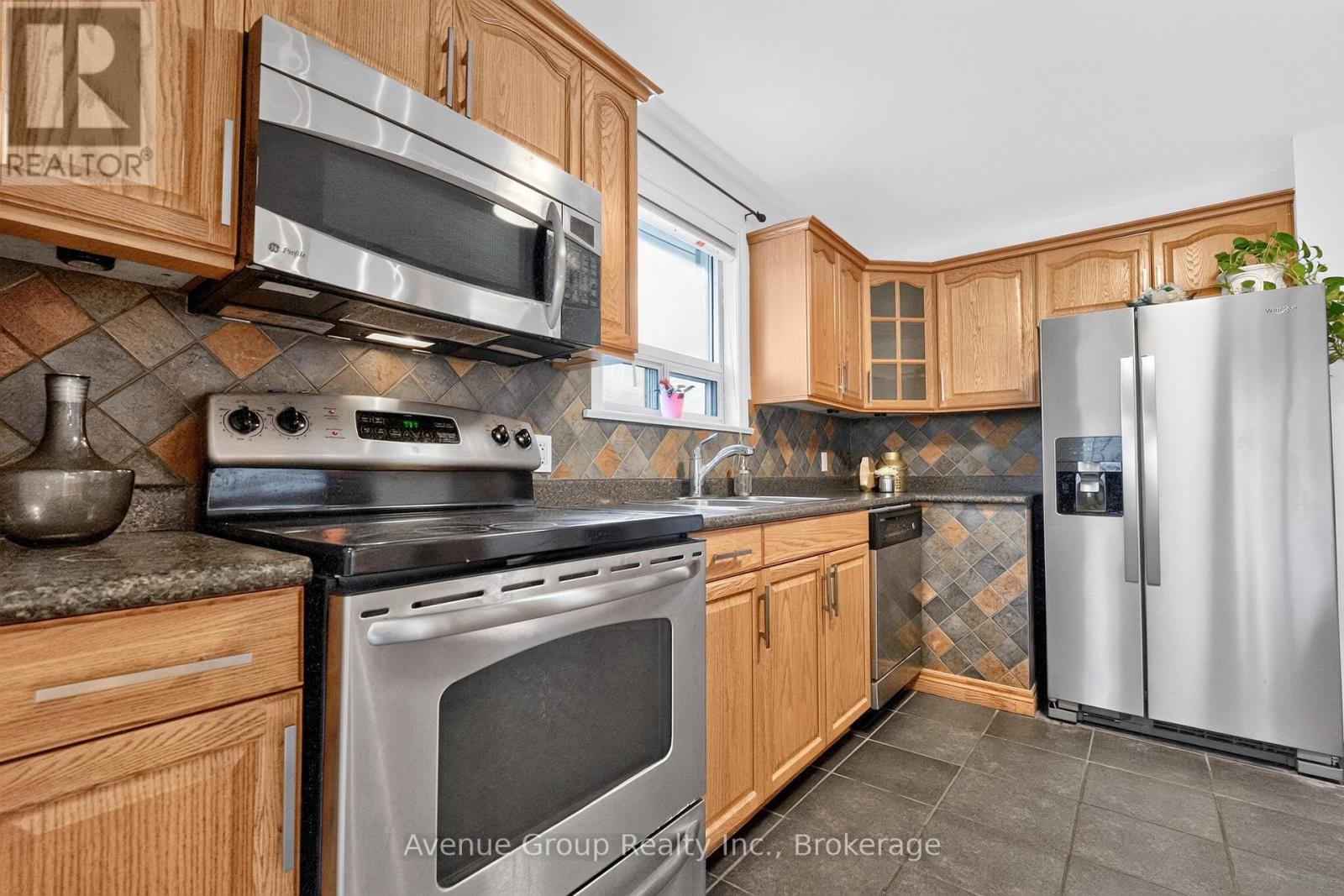 141 Budea Crescent, Toronto, Ontario M1R 4W2 - Photo 8 - E13543370
