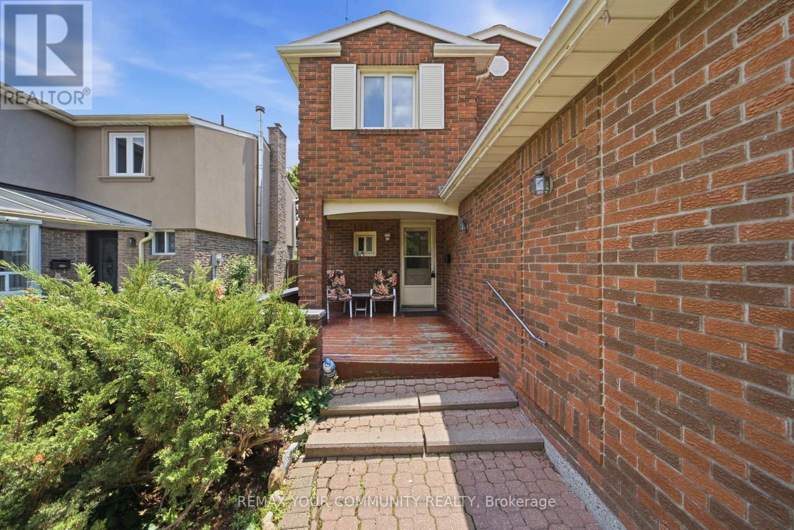 37 Longbow Square, Toronto, Ontario M1W 2W6 - Photo 3 - E13543434