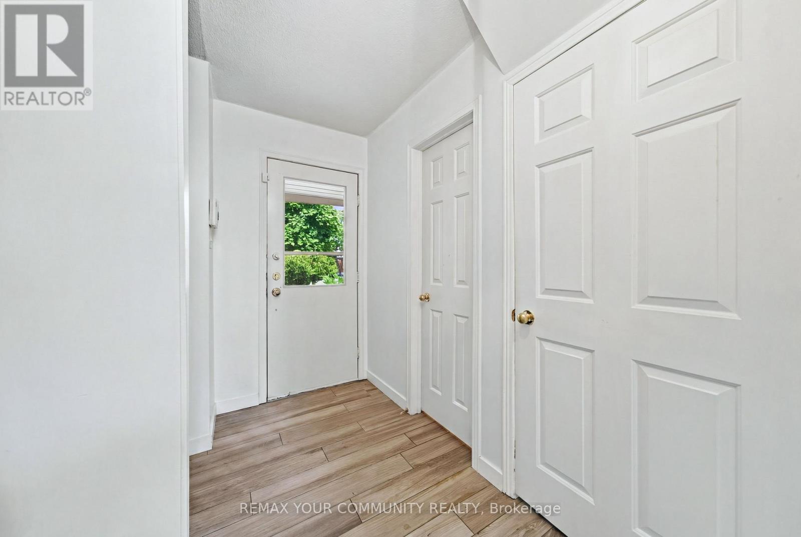 37 Longbow Square, Toronto, Ontario M1W 2W6 - Photo 4 - E13543434