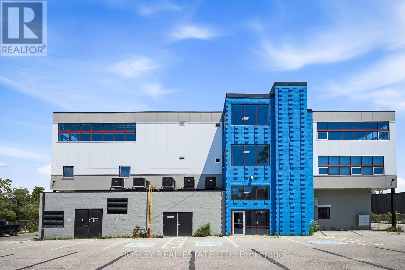 219-221 - 45 Industrial Street, Toronto, Ontario  M4G 1Z2 - Photo 3 - C12753810