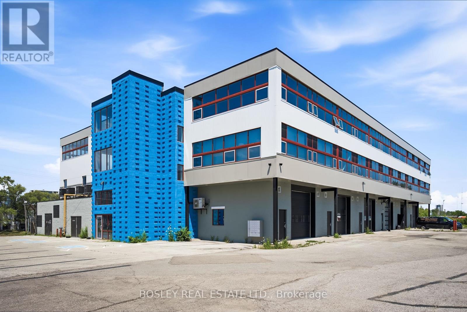 219-221 - 45 Industrial Street, Toronto, Ontario  M4G 1Z2 - Photo 4 - C12753810