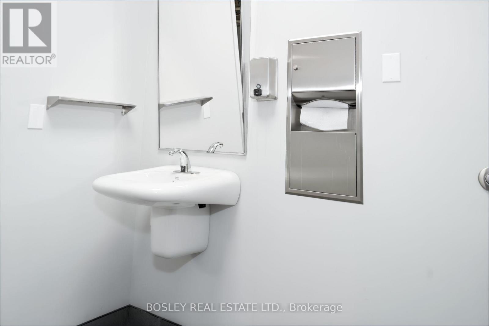 219-221 - 45 Industrial Street, Toronto, Ontario  M4G 1Z2 - Photo 31 - C12754154