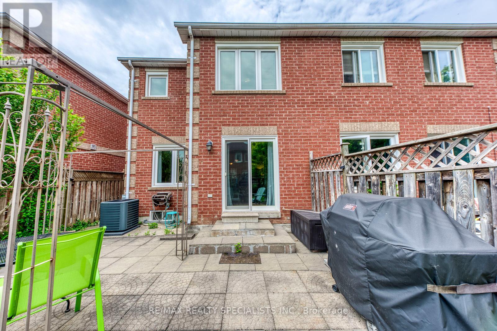 40 Mannel Crescent, Brampton, Ontario  L6Y 5E2 - Photo 34 - W13543430