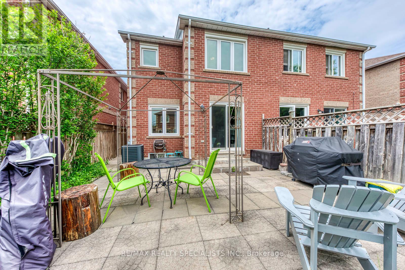 40 Mannel Crescent, Brampton, Ontario  L6Y 5E2 - Photo 35 - W13543430