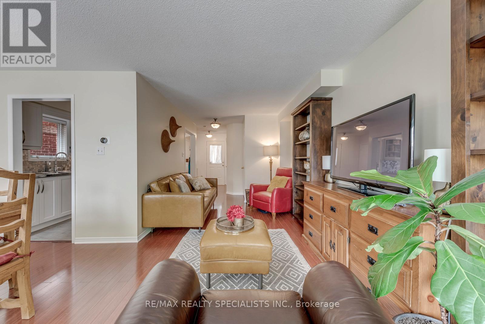 40 Mannel Crescent, Brampton, Ontario  L6Y 5E2 - Photo 9 - W13543430