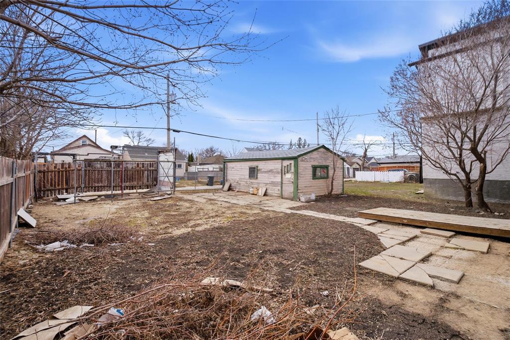 1926 Elgin Avenue, Winnipeg, Manitoba  R2R 0C9 - Photo 4 - 202602505