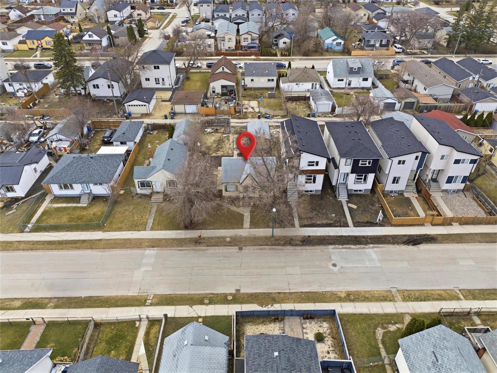 1926 Elgin Avenue, Winnipeg, Manitoba  R2R 0C9 - Photo 5 - 202602505