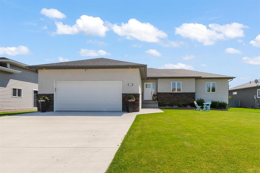 142 Carleton Drive, Steinbach, Manitoba R5G 0W4 - Photo 0 - 202616070