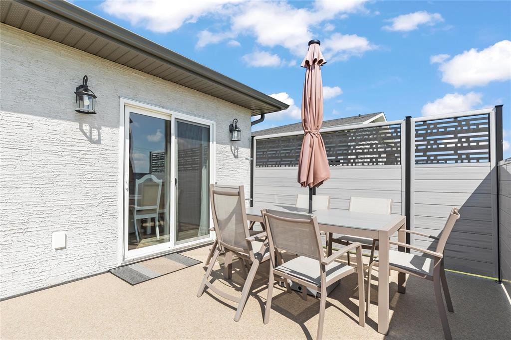 142 Carleton Drive, Steinbach, Manitoba R5G 0W4 - Photo 19 - 202616070