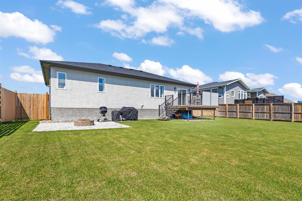 142 Carleton Drive, Steinbach, Manitoba R5G 0W4 - Photo 22 - 202616070