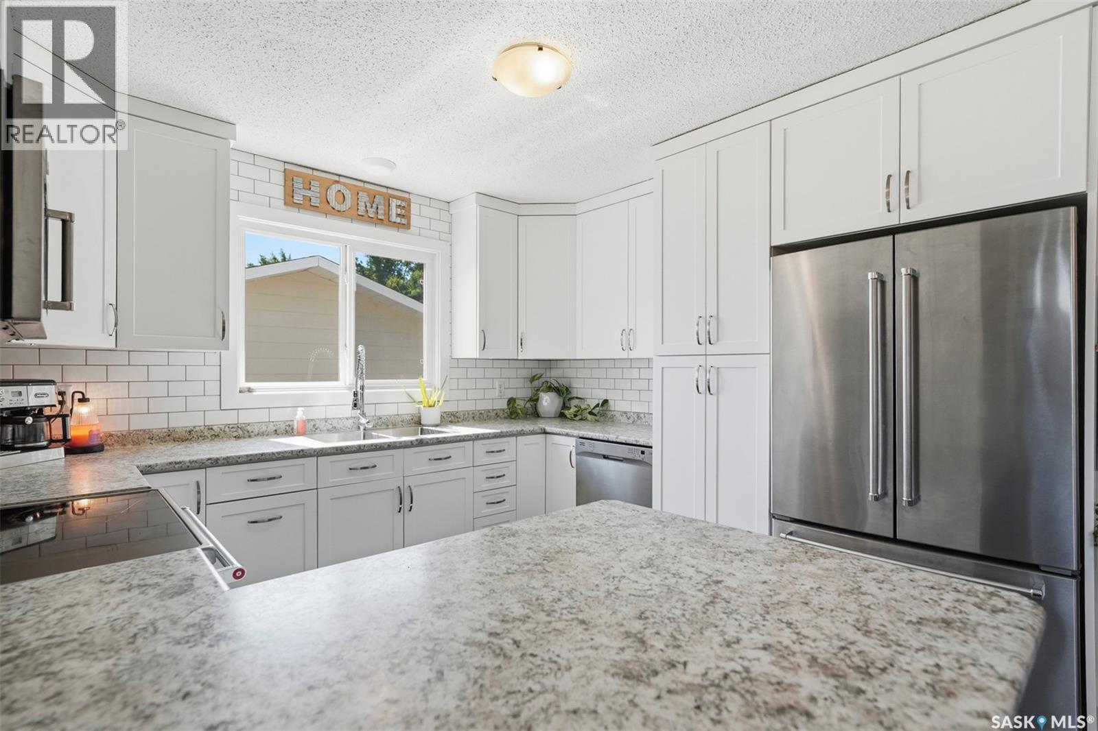 3120 Hogeweide Drive, Prince Albert, Saskatchewan  S6V 6X9 - Photo 10 - SK042041