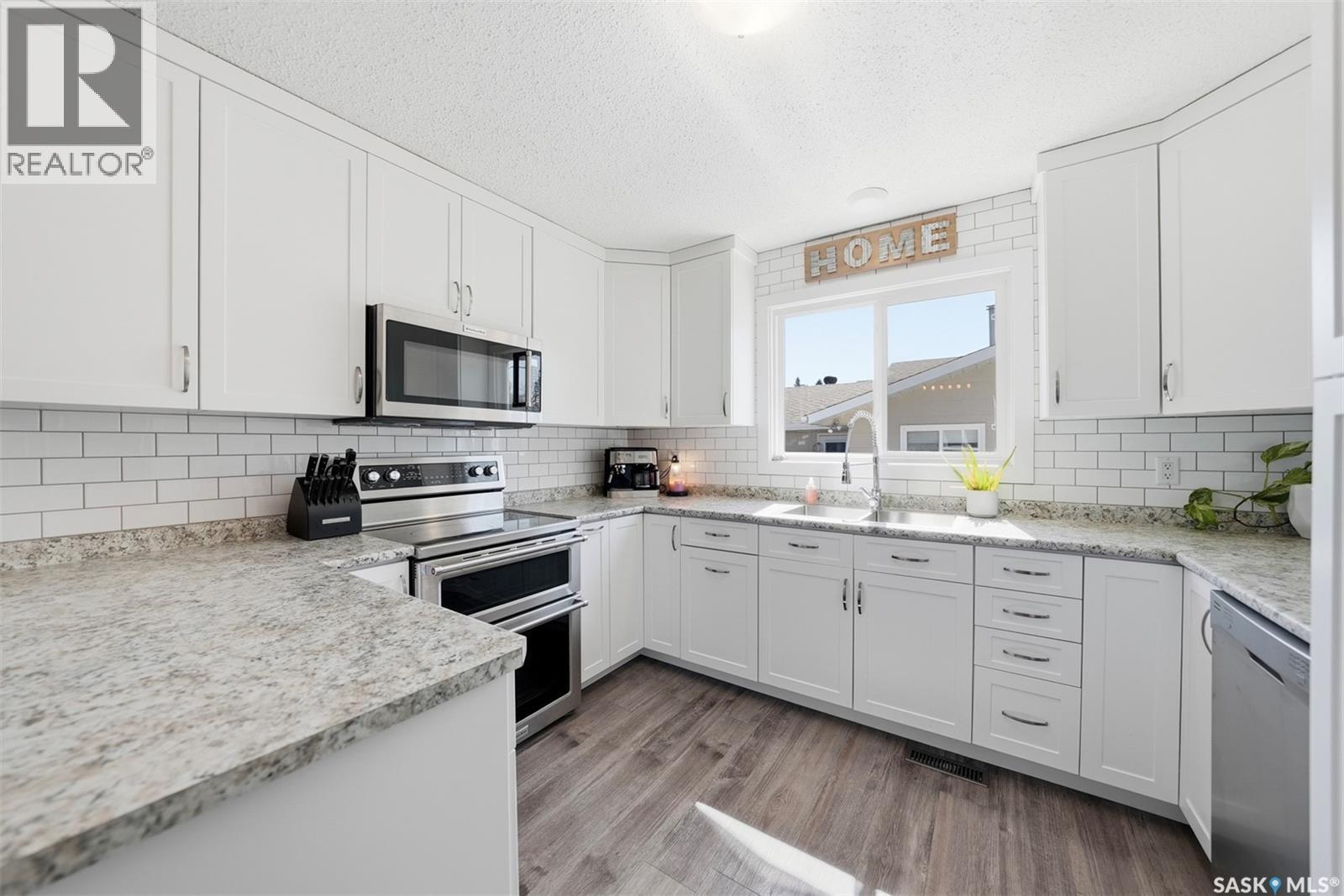 3120 Hogeweide Drive, Prince Albert, Saskatchewan  S6V 6X9 - Photo 11 - SK042041