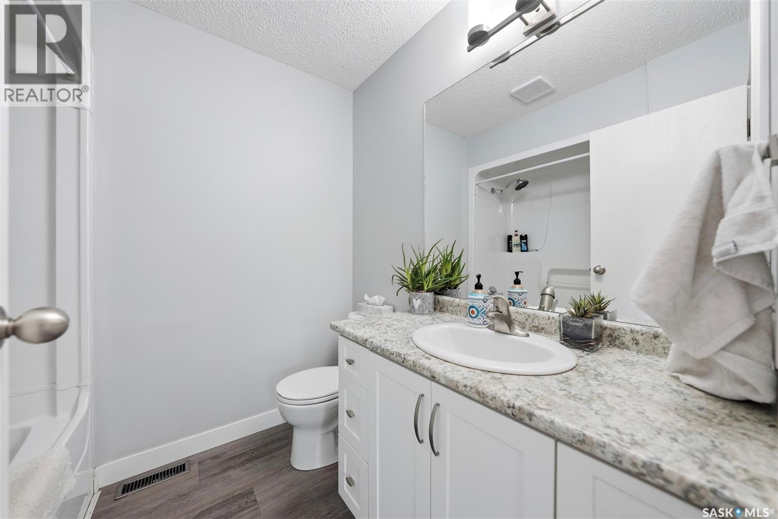 3120 Hogeweide Drive, Prince Albert, Saskatchewan  S6V 6X9 - Photo 18 - SK042041