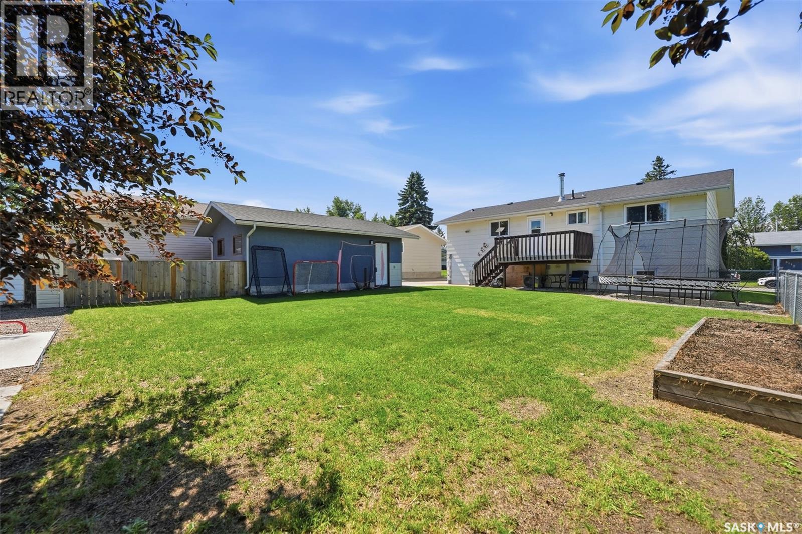 3120 Hogeweide Drive, Prince Albert, Saskatchewan  S6V 6X9 - Photo 40 - SK042041