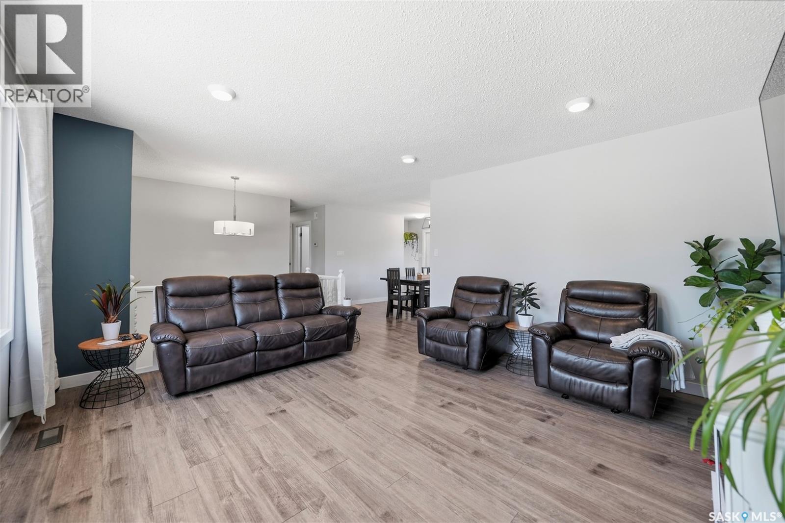 3120 Hogeweide Drive, Prince Albert, Saskatchewan  S6V 6X9 - Photo 6 - SK042041