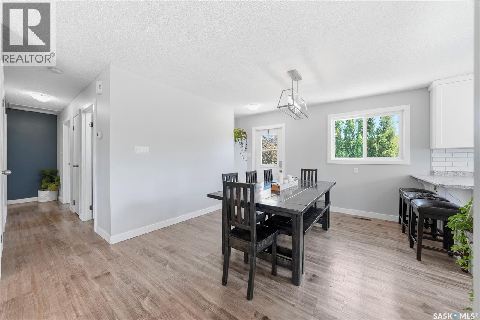 3120 Hogeweide Drive, Prince Albert, Saskatchewan  S6V 6X9 - Photo 7 - SK042041