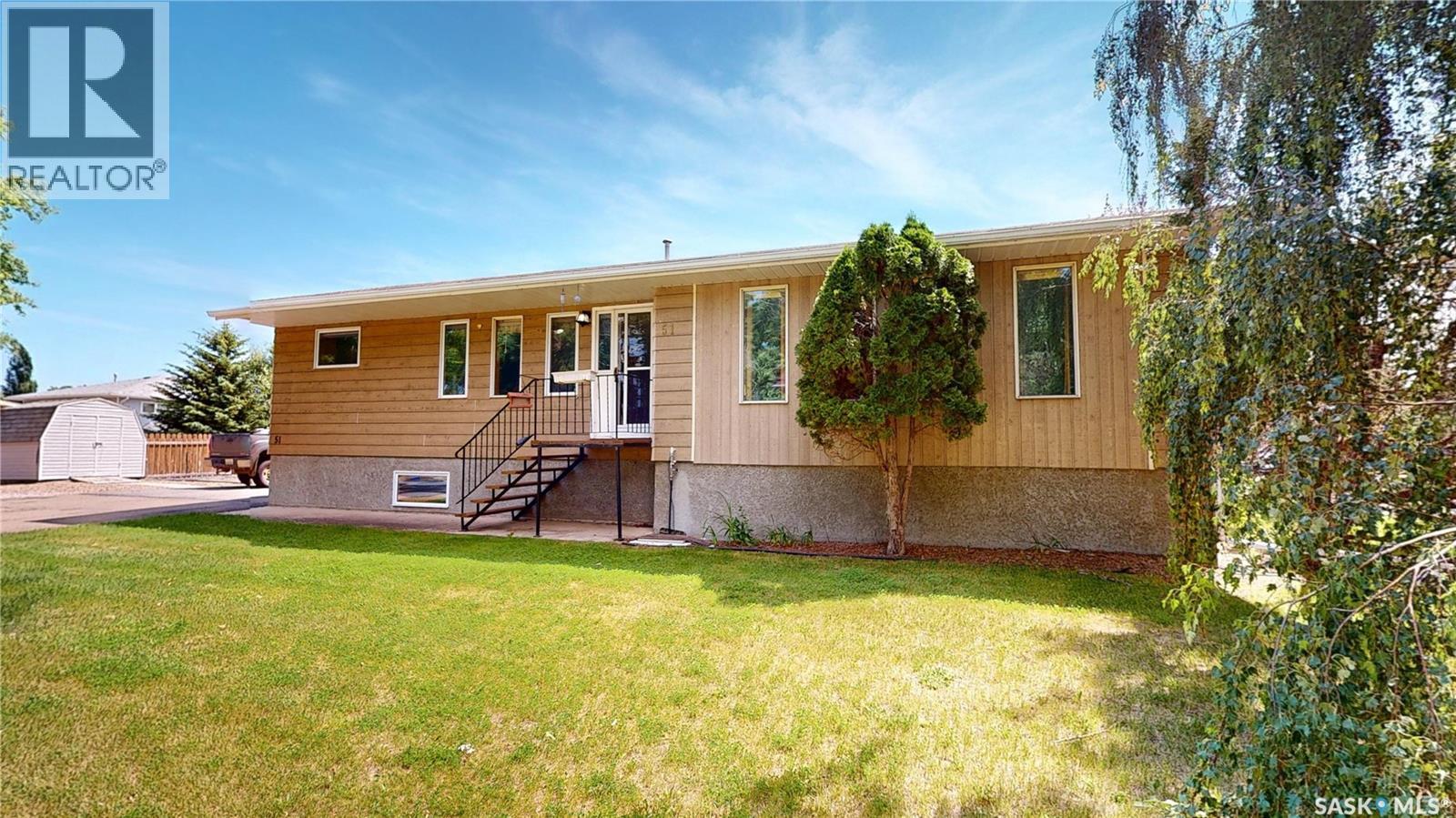 51 Harrigan Crescent, Maple Creek, Saskatchewan  S0N 1N0 - Photo 2 - SK041938